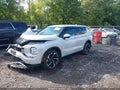 2025 Mitsubishi Outlander — photo 2 of 15 | VIN JA4T5VA92SZ006805