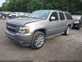 2008 Chevrolet Suburban 1500 — photo 2 of 11 | VIN 1GNFK16Y08R236492