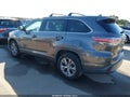 2015 Toyota Highlander — photo 3 of 16 | VIN 5TDZKRFH1FS079767