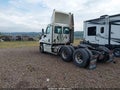 2009 Freightliner Cascadia 125 — photo 3 of 16 | VIN 1FUJGEDR19LAM2142