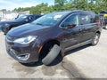 2019 Chrysler Pacifica — photo 2 of 18 | VIN 2C4RC1BG4KR555380