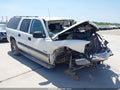 2001 Chevrolet Suburban 1500 — photo 1 of 19 | VIN 3GNEC16T61G107837
