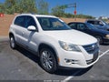 2010 Volkswagen Tiguan — photo 1 of 11 | VIN WVGAV7AXXAW510246