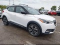 2018 Nissan Kicks — photo 1 of 12 | VIN 3N1CP5CU6JL530761
