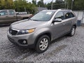 2013 Kia Sorento — photo 2 of 16 | VIN 5XYKT4A61DG355740