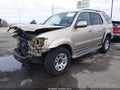 2005 Toyota Sequoia — photo 2 of 17 | VIN 5TDBT44A25S242223