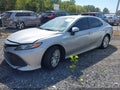2018 Toyota Camry — photo 2 of 16 | VIN 4T1B11HK7JU630332
