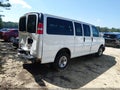 2017 Chevrolet Express 2500 — photo 4 of 20 | VIN 1GAWGFFG2H1338172