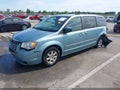 2009 Chrysler Town & Country — photo 2 of 16 | VIN 2A8HR541X9R562850