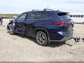 2022 Toyota Highlander Hybrid — photo 3 of 18 | VIN 5TDGBRCH4NS550031