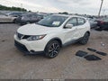 2017 Nissan Rogue Sport — photo 2 of 16 | VIN JN1BJ1CR6HW103568