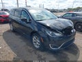 2017 Chrysler Pacifica — photo 1 of 16 | VIN 2C4RC1BG4HR833073