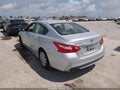 2017 Nissan Altima — photo 3 of 13 | VIN 1N4AL3AP4HN350034