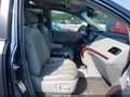 2014 Toyota Sienna — photo 5 of 16 | VIN 5TDYK3DC9ES461995