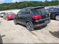 2017 Volkswagen Tiguan — photo 3 of 17 | VIN WVGWV7AX5HK031370