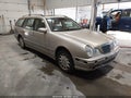 2000 Mercedes-Benz E-Class — photo 1 of 17 | VIN WDBJH82J1YX030661