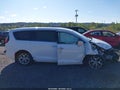 2020 Chrysler Pacifica — photo 13 of 16 | VIN 2C4RC1FG4LR106292