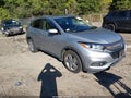 2019 Honda HR-V — photo 1 of 16 | VIN 3CZRU6H78KM740194