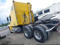 2007 Freightliner Conventional — photo 14 of 18 | VIN 1FUJA6CK47PX35513