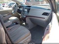 2013 Toyota Sienna — photo 5 of 17 | VIN 5TDYK3DC4DS302154