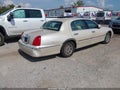 1999 Lincoln Town Car — photo 4 of 16 | VIN 1LNHM83W7XY669086