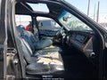 1990 Lincoln Town Car — photo 5 of 17 | VIN 1LNCM82F9LY796895