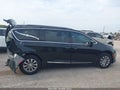 2018 Chrysler Pacifica — photo 13 of 16 | VIN 2C4RC1EG4JR315367