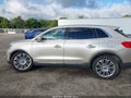 2017 Lincoln MKX — photo 15 of 17 | VIN 2LMPJ8LR5HBL40355