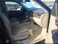 2018 Chevrolet Suburban — photo 5 of 17 | VIN 1GNSCHKC1JR390231