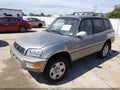 2000 Toyota RAV4 — photo 2 of 11 | VIN JT3HP10V4Y7164682