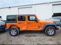 2012 Jeep Wrangler Unlimited — photo 13 of 16 | VIN 1C4HJWDG0CL208571