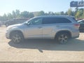 2016 Toyota Highlander — photo 14 of 16 | VIN 5TDKKRFH0GS132509