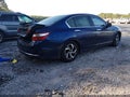 2017 Honda Accord — photo 4 of 16 | VIN 1HGCR2F39HA106941