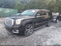 2017 GMC Yukon XL — photo 2 of 16 | VIN 1GKS1HKJXHR218971