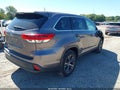 2019 Toyota Highlander — photo 4 of 16 | VIN 5TDBZRFH0KS741393