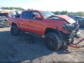 2018 Toyota Tacoma — photo 1 of 15 | VIN 5TFAZ5CN6JX069010