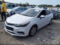 2017 Chevrolet Cruze — photo 2 of 17 | VIN 1G1BE5SMXH7109083