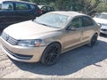 2015 Volkswagen Passat — photo 2 of 16 | VIN 1VWBV7A34FC070357