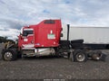 2007 Kenworth Construction — photo 15 of 17 | VIN 1XKADB8X17J093058