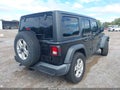 2018 Jeep Wrangler Unlimited — photo 4 of 15 | VIN 1C4HJXDGXJW122850