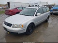 2000 Volkswagen Passat — photo 2 of 11 | VIN WVWWH23B1YE384591