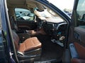 2017 Chevrolet Suburban — photo 5 of 17 | VIN 1GNSKJKC5HR130998