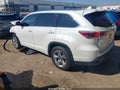 2016 Toyota Highlander — photo 3 of 16 | VIN 5TDYKRFH8GS173545