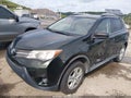 2013 Toyota RAV4 — photo 2 of 16 | VIN 2T3BFREV2DW090012