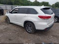 2017 Toyota Highlander — photo 3 of 17 | VIN 5TDJZRFH9HS520072