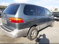 1999 Toyota Sienna — photo 4 of 11 | VIN 4T3ZF19C7XU131120