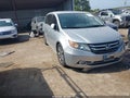 2014 Honda Odyssey — photo 1 of 15 | VIN 5FNRL5H96EB126077