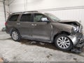 2011 Toyota Sequoia — photo 13 of 16 | VIN 5TDJY5G13BS041683