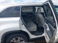 2015 Toyota Highlander — photo 8 of 17 | VIN 5TDKKRFH2FS119386