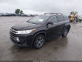 2019 Toyota Highlander — photo 2 of 16 | VIN 5TDBZRFH9KS996463